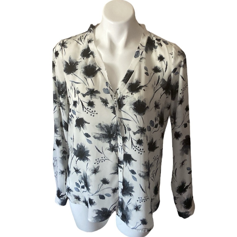 Pleione Black And White Watercolor Floral Long Sleeve Buttoned Down Blouse